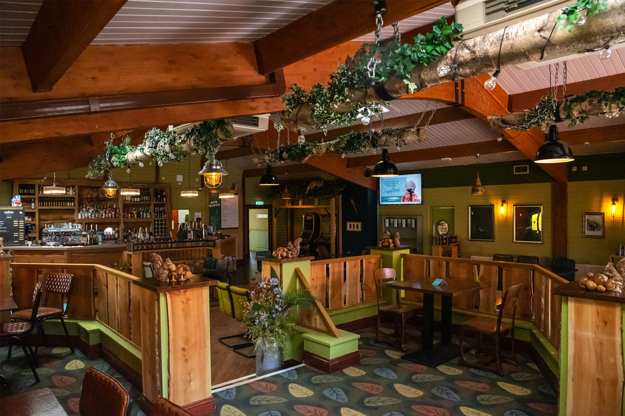 The 10 best pubs near Sandy Balls to visit